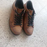 کفش کتونی چرم