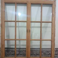 پنجره چوبی