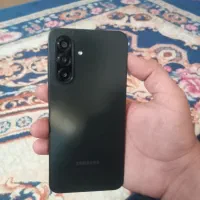 گوشی سامسونگ۱۷ a با ۱۷ ماه گرانتی