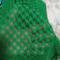 سه قواره پارچه و چراغ آویز اتاق