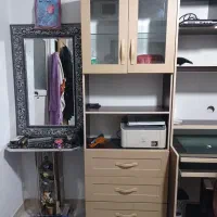 کتابخونه و کمد لباس و میز تحریر