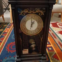 ساعت دیواری چوبی مدل کلاسیک در حد نو