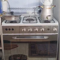 گاز پنج شعله طرح فر در حد نو تمیز و مرتب