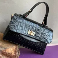 نیروی کار برای تولید کیف چرم