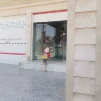 مغازه نقلی و شیک در خیابان اصلی گل رز