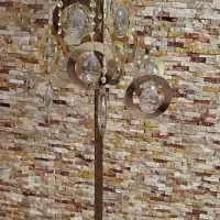 آباژور ایستاده