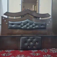تخت و کمد
