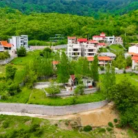 1400 متر زمین همراه با ویلای دوبلکس واقع در فلورد