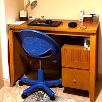 میز تحریر چوبی به همراه صندلی کودک