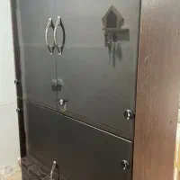 ویترین شیشه ای