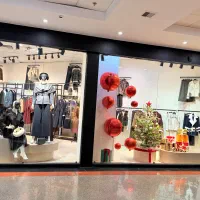 فروشنده زیر ۳۵ سال