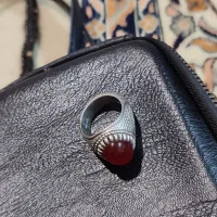 انگشتر نقره با نگین یاقوت