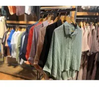 فروشنده خانم پوشاک زنانه