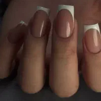 انجام کلیه خدمات ناخن توسط ناخنکار حرفه ای