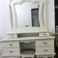 میز آرایشی|میز و صندلی غذاخوری|رشت, معلم|دیوار