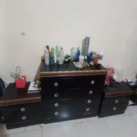 دراور و دو عدد پاتختی و قاب اینه