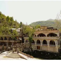 به چندنیروی خانم جهت خانه داری هتل کار در رستوران