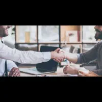 استخدام همکار آقا با بیمه