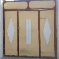 در حیاط قدیمی
