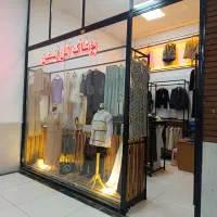 فروشنده حرفه ایی خانم برای پوشاک زنانه