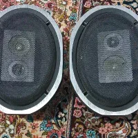 ساب 305پایونیر و یک جفت جی بی ال سنگی