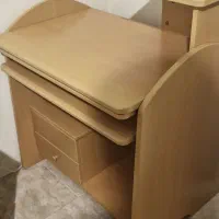 میز تحریر و کامپیوتر