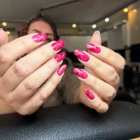 خدمات کاشت ناخن با تخفیف ویژه