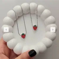 گردنبند توت فرنگی