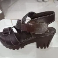کفش زنانه و مردانه