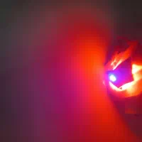 چراغ UV دست ساز شارژی