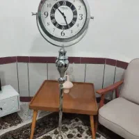 ساعت ایستاده