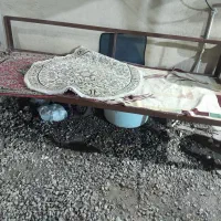 تخت اهنی