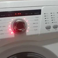 ماشین لباسشوی بسیار بسیار تمیز و سالم