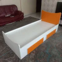 تخت نوجوان با ۲ کشو زیرتختی و دراور کنار تخت