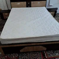 تخت خواب و پاتختی دونفر همراه تشک طبی و فنری