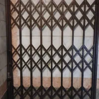 حفاظ درب آپارتمان