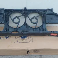 سینی فن. چراغ جلو. جلو پنجره