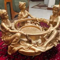 مجسمه و جا شمعی