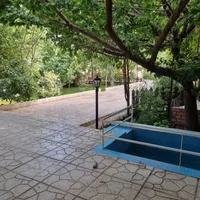 خانه باغ ،ویلاباغ بزنجان بافت|اجارهٔ کوتاه‌مدت ویلا و باغ|بافت, |دیوار