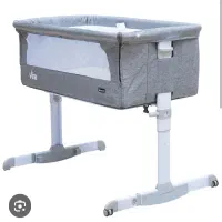 تخت کنار مادر