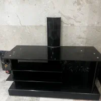 میز تلویزیون شیشه ای ترک