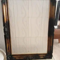 یک عدد قاب سلطنتی