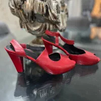 کفش زنانه پاشنه دار چرم طبیعی سایز ۳۸ ترک در حد نو