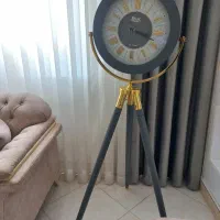 ساعت سه پایه تزیینی