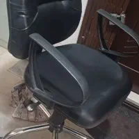 صندلی اداری یا کامپوتر