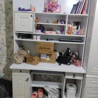 میز کامپیوتر و کتابخونه