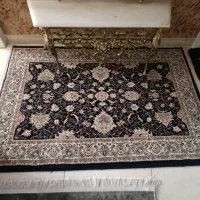 دو عدد فرش کناره کرم سرمه ای در دو ابعاد مختلف