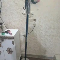چوب لباسی  ایسناده
