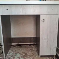 میز کامپیوتر سالم