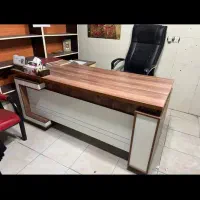 میز و صندلی اداری کاملا سالم و در حد نو
